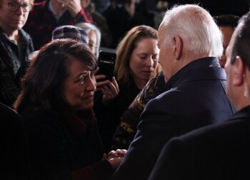 Biden fue interrumpido por una