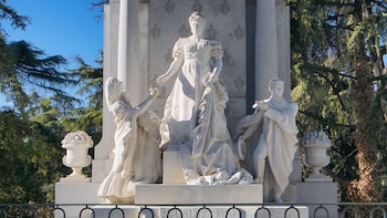 Vandalizan una estatua de la infanta Isabel de Borbón, ‘La Chata’, en Madrid con varias pintadas y un brazo roto: “Es un ataque injustificable”