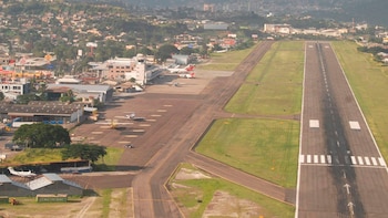 El exsubdirector de Aeronáutica Civil alertó sobre desgaste en llantas de aeronaves que aterrizan en Tegucigalpa.(FOTO: Proceso Digital)