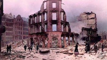 La noche en la que la Fuerza Aérea nazi bombardeó por error Londres y cambió el destino de la Batalla de Inglaterra