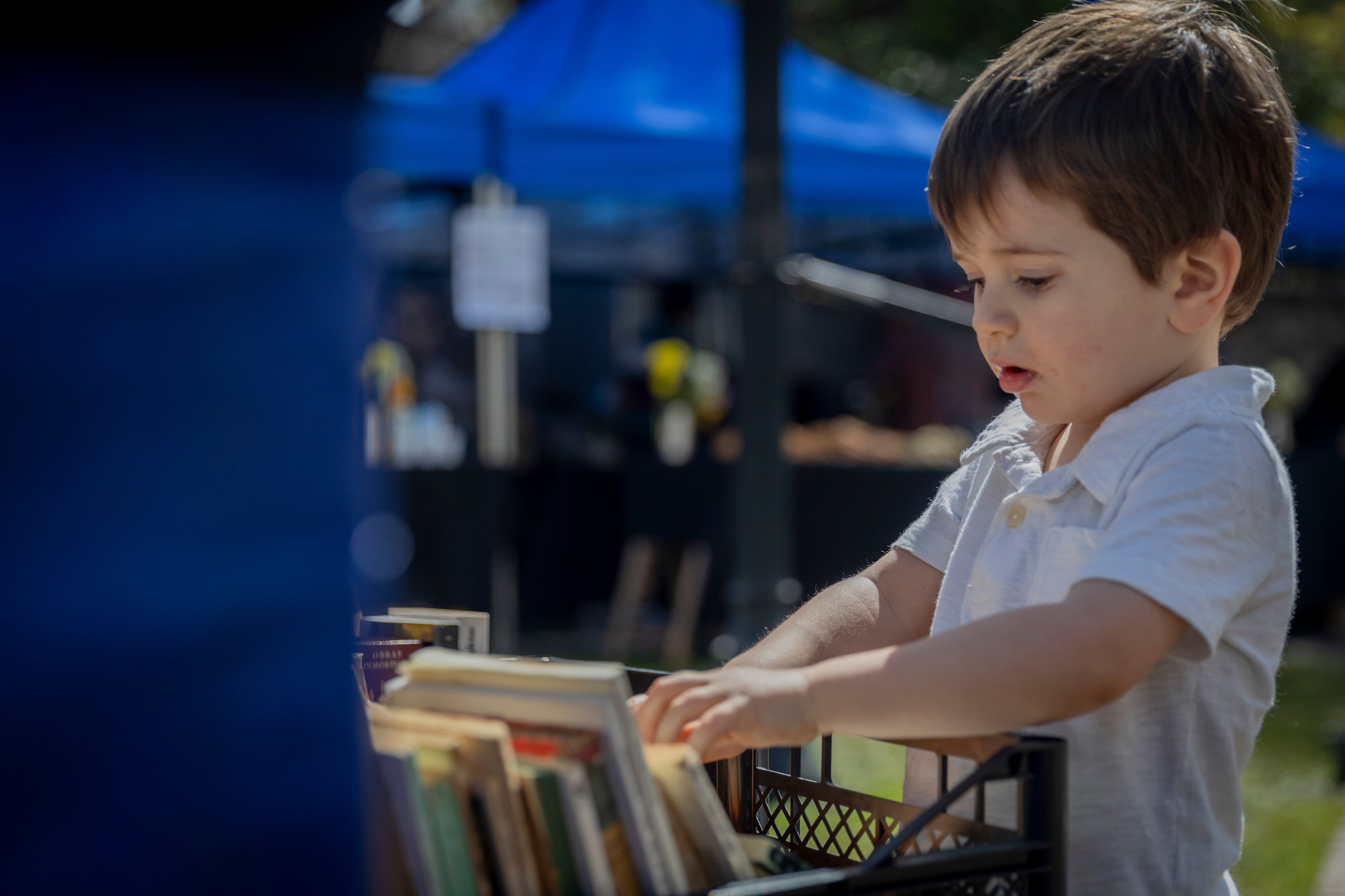 La programación de la quinta entrega de la Feria del Libro Usado mezcla literatura y música en vivo durante dos días, con nombres reconocidos y actividades pensadas para convertir la visita en algo más que una simple compra