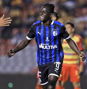 Loba disputó 36 encuentros en