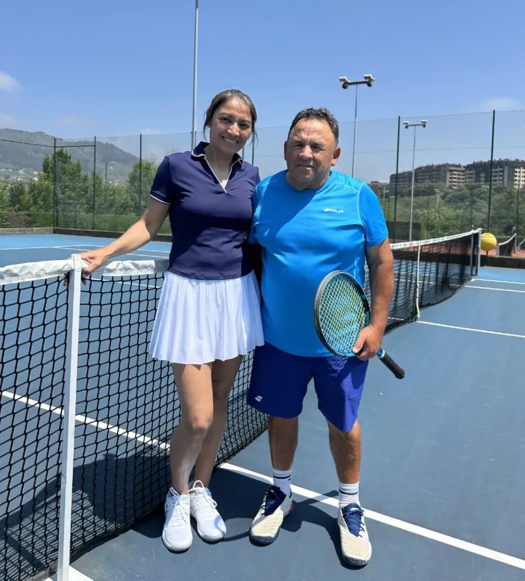 Paola Suárez tiene un club de tenis en España (Foto: clubprotenis y paolasuareztenis)