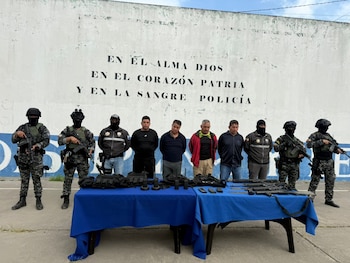 Los detenidos durante el operativo.