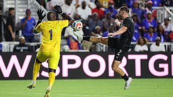 Tim Payne, la figura viral de Nueva Zelanda, fue sustituido, su selección perdió 4-0 ante Haití y las redes ‘estallaron’: “No Payne, no party”
