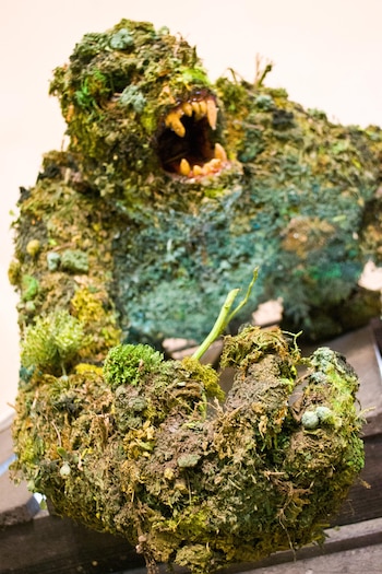 "Estos monstruos representan eso, el