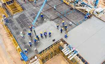 La construcción continúa en terreno