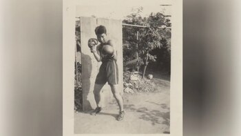 Hakamada, fotografiado en 1957, fue brevemente boxeador profesional. (Iwao Hakamada)