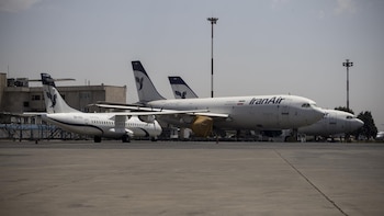 Irán registra las primeras cancelaciones de vuelos horas antes de la entrada en vigor de las sanciones estadounidenses