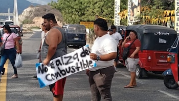 Suspenden caravana de 200 buses por alza de combustibles en Guatemala, persisten protestas de taxistas y otras gremiales