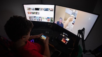 Amnistía Internacional pide a todas las redes sociales cambiar su modo de operar con los menores tras el acuerdo de META