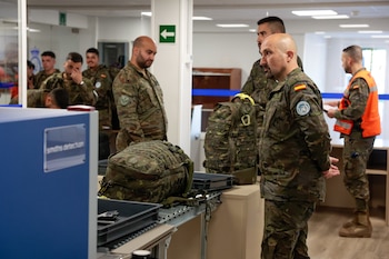 Militares españoles salen hacia Líbano