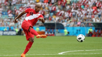 André Carrillo sobre tanto de