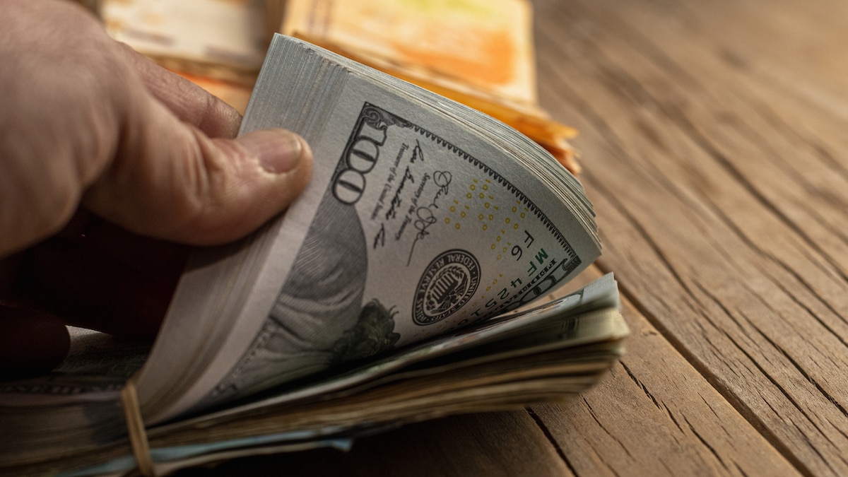 Desde que asumió Milei cayó la deuda pública consolidada mientras se mantuvo el superávit