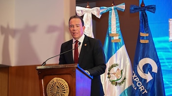 El Banco de Guatemala oficializa