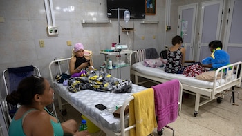 De escasez de remedios a falta de médicos especializados: las vidas de los cubanos se complica mientras ven colapsar el sistema de salud