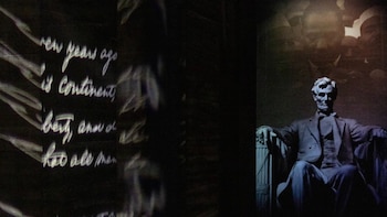 Una pared de cristal, grafitis centenarios y reliquias, la nueva experiencia bajo el Monumento a Lincoln