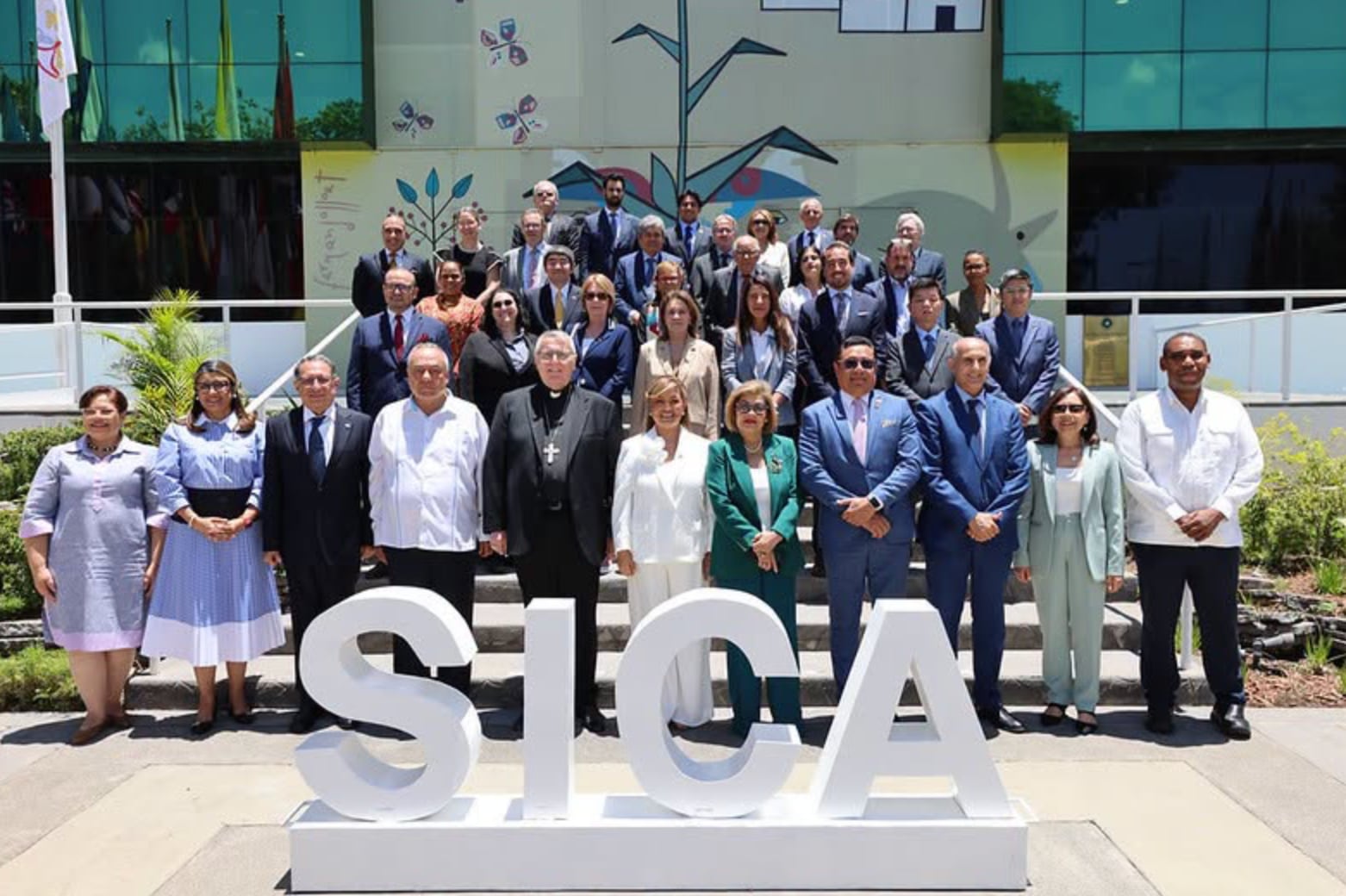 La diplomática Lina Ajoy Rojas dirigirá el SICA durante el periodo 2026-2030, tras ser elegida en junio por los Jefes de Estado y de Gobierno del organismo regional. Crédito: Ministerio de Relaciones Exteriores y Culto