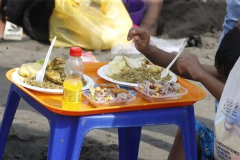 Comida al paso en Agua