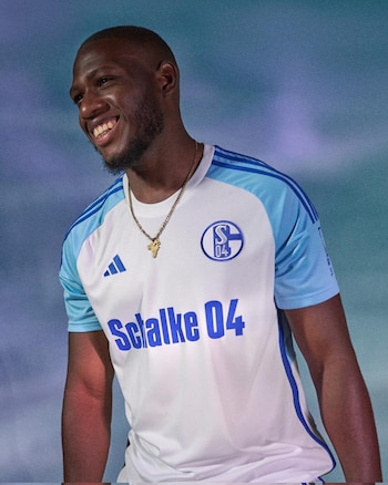 La camiseta suplente del Schalke