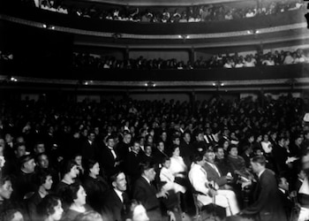 El Teatro Nacional era iluminado