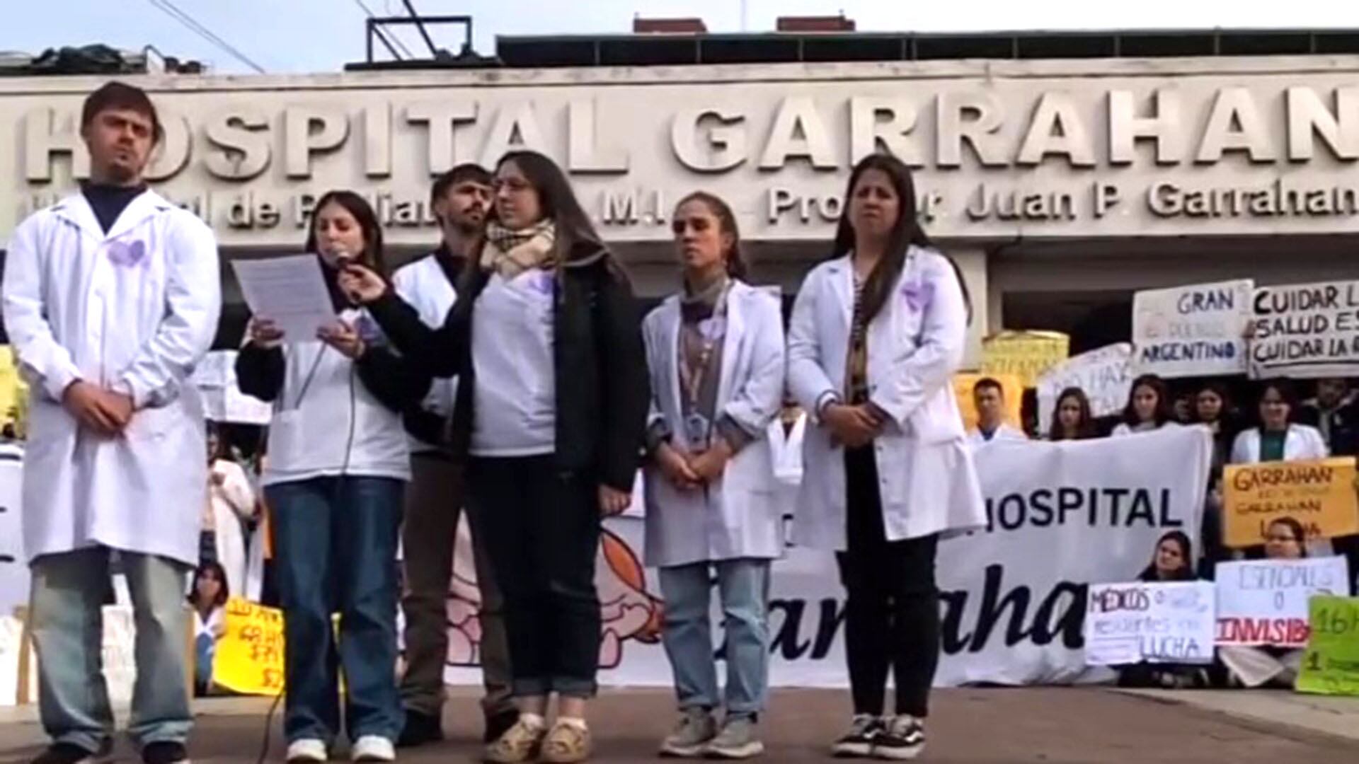 Este viernes leyeron una carta abierta en la puerta del hospital