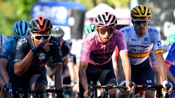 Egan Bernal no para: rompió