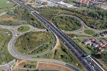 El enlace de Lugones que