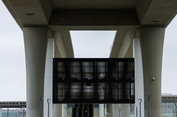La red de transporte conectará las terminales del aeropuerto con el centro de alquiler de vehículos y la estación de Metro (REUTERS/Mike Blake)