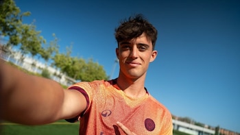 El defensa del Atlético Javier Boñar se une al equipo de embajadores de Decathlon