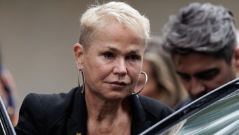 Lula condecora a su esposa