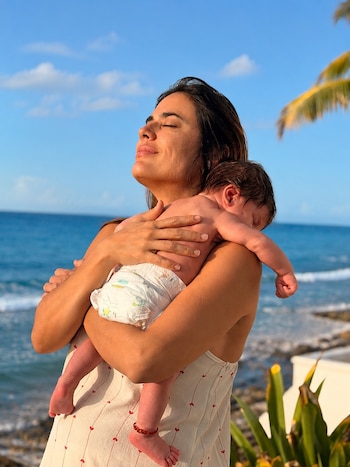 Carolina Ramírez conquista las redes con fotos con las que celebra un mes de su bebé - crédito @carocali/ Instagram
