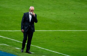 Aguirre espera que sus futbolistas