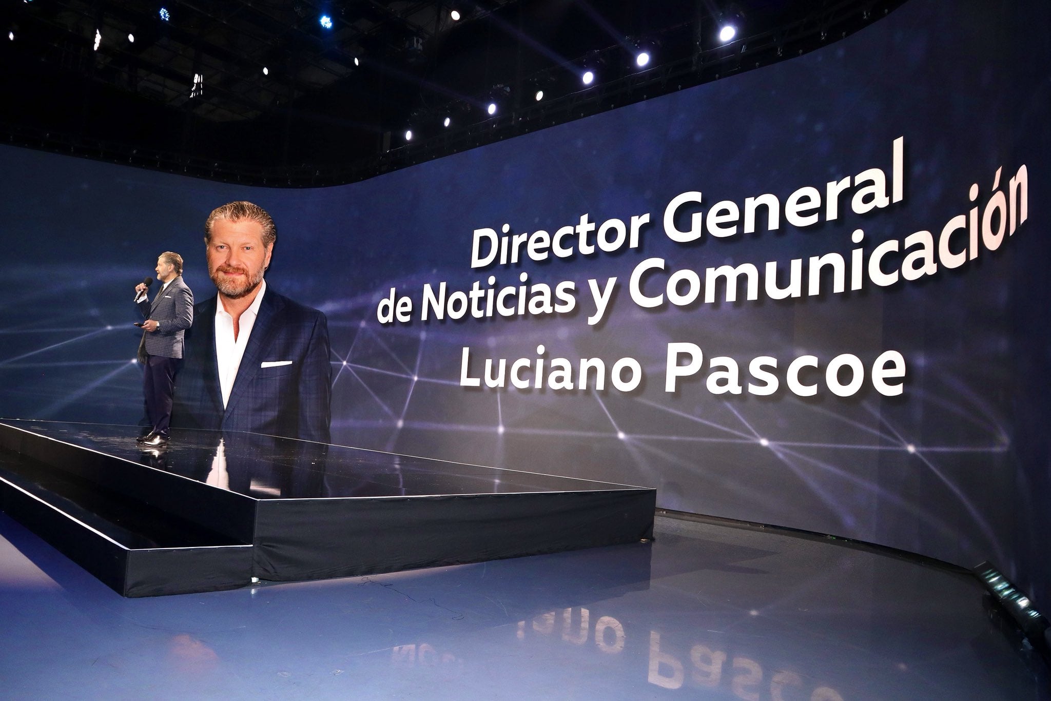 Luciano Pascoe, nuevo Director General de Noticias y Comunicación de TV Azteca, durante su presentación (Prensa TV Azteca)