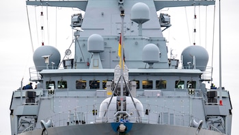 Detienen a dos personas por