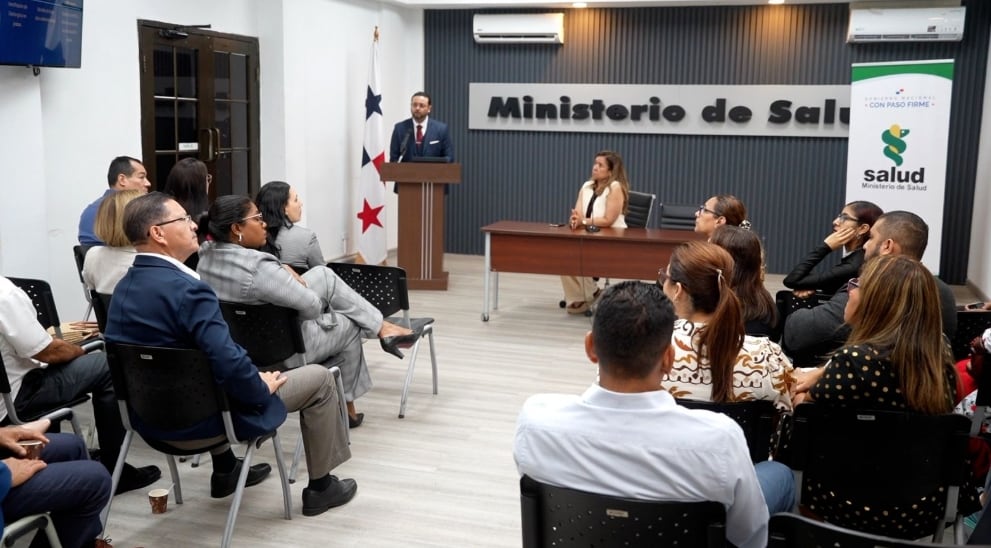 Jornada dirigida a médicos, abogados, y equipos regionales de salud, para el estudio del envenenamiento masivo por dietilenglicol en Panamá.