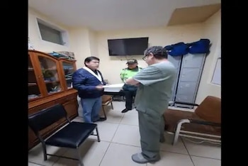 La negativa de los padres, basada en creencias religiosas, frente a la necesidad médica urgente. Andina