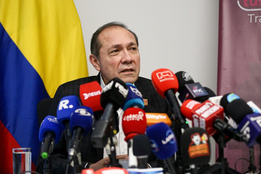 Antonio Sanguino, ministro del Trabajo, es la ficha clave del Gobierno para que el aumento del salario mínimo de 2026 sea de dos dígitos - crédito Colprensa