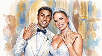 Ilustración en acuarela de una pareja recién casada sonriendo y mostrando sus anillos de boda; el novio viste esmoquin blanco, la novia un vestido de novia blanco y tiara.