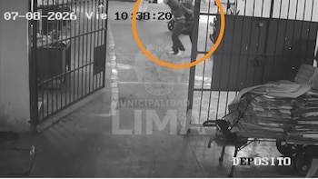 Comerciante capturó a uno de los presuntos asesinos de un cambista en el Mercado Central de Lima, según videos de seguridad