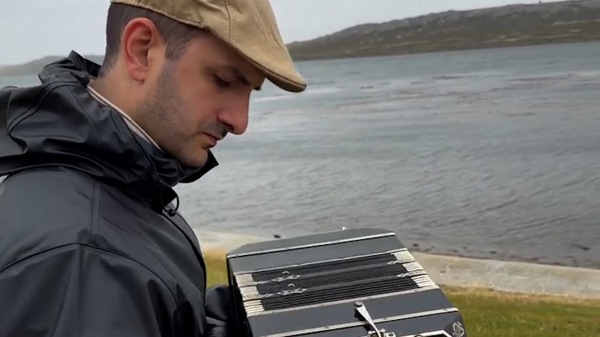 Sobre su experiencia de tocar en Malvinas dijo: