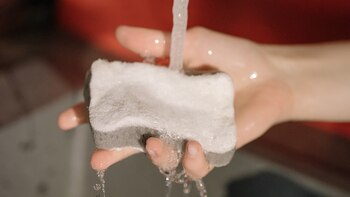 LA contaminación se produce porque