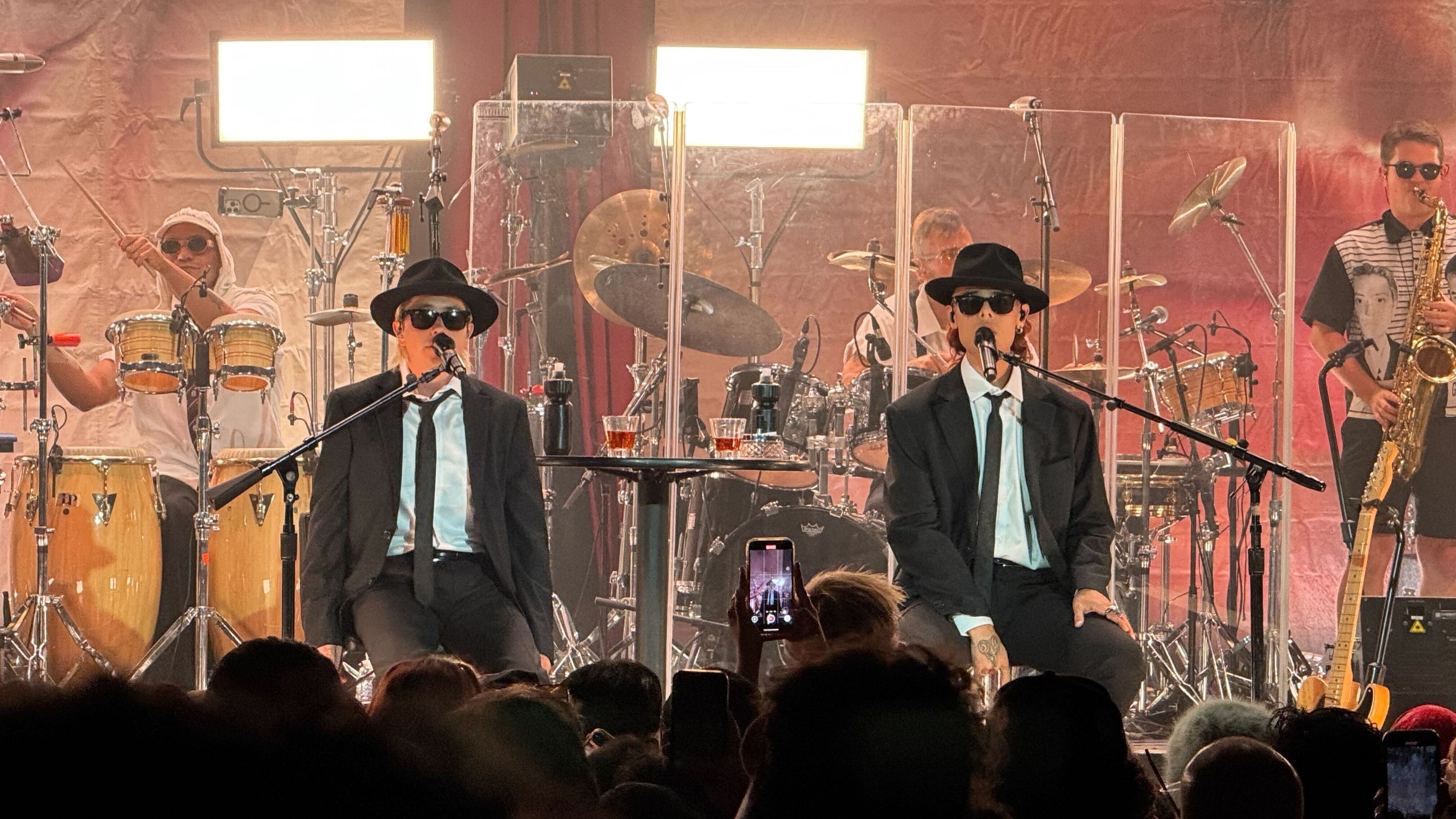 Ca7riel y Paco Amoroso hicieron historia con su show en House of Blues en Chicago