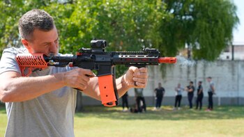 Kravetz testea el fusil de