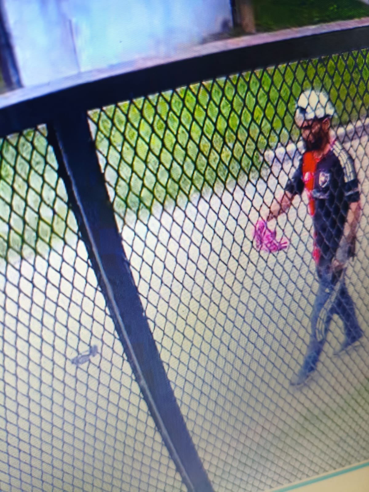 Luego de matar a la mujer se limpió las manos con un trapo