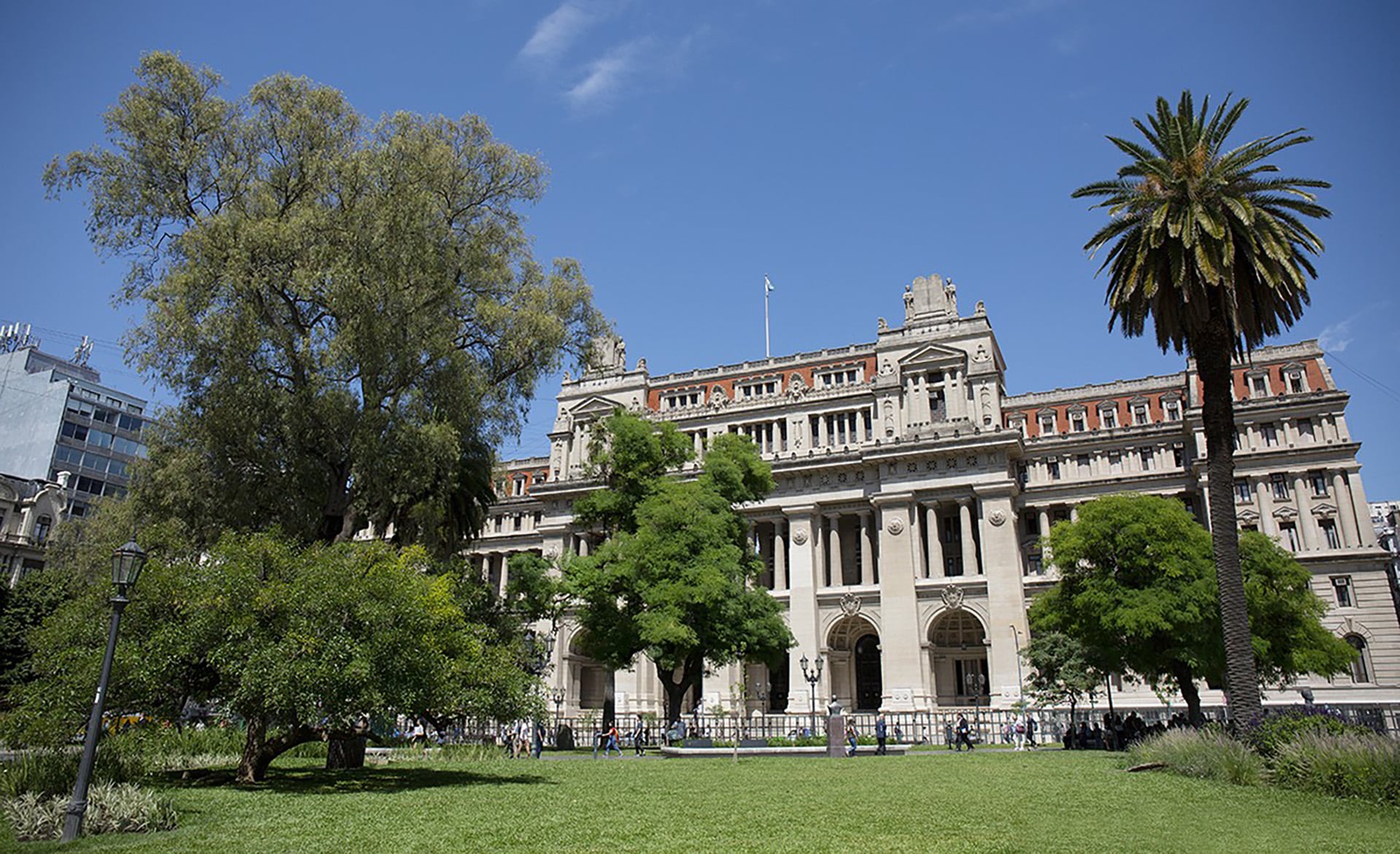 La Corte Suprema dejó sin efecto un fallo que había avalado el cobro de una tasa de seguridad e higiene a una mutual de Pergamino y cuestionó que las inspecciones se hubieran realizado después de iniciado el juicio
