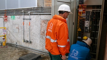 Acueducto de Bogotá reconoció sobrecobro de hasta $900.000 a hogares estrato 2, pese a subsidios del Distrito: en el Concejo de Bogotá exigieron devolver el dinero a los usuarios