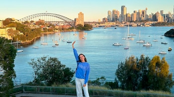 “Muchas personas emigran para escapar