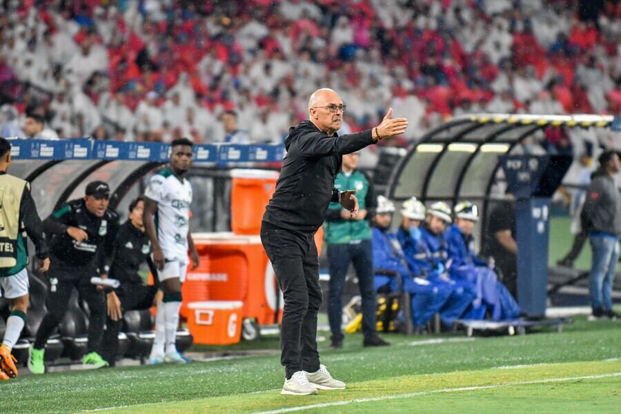 El técnico uruguayo también estaría en los planes de Atlético Nacional, tras los rumores que lo vinculaban con Junior de Barranquilla - crédito David Jaramillo / Colprensa