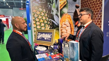 La participación coordinada por la Cancillería puso frente a marcas salvadoreñas de alimentos y bebidas ante comercializadoras, cadenas minoristas y representantes del sector gastronómico en una vitrina internacional de alto movimiento (Foto cortesía Ministerio de Relaciones Exteriores)